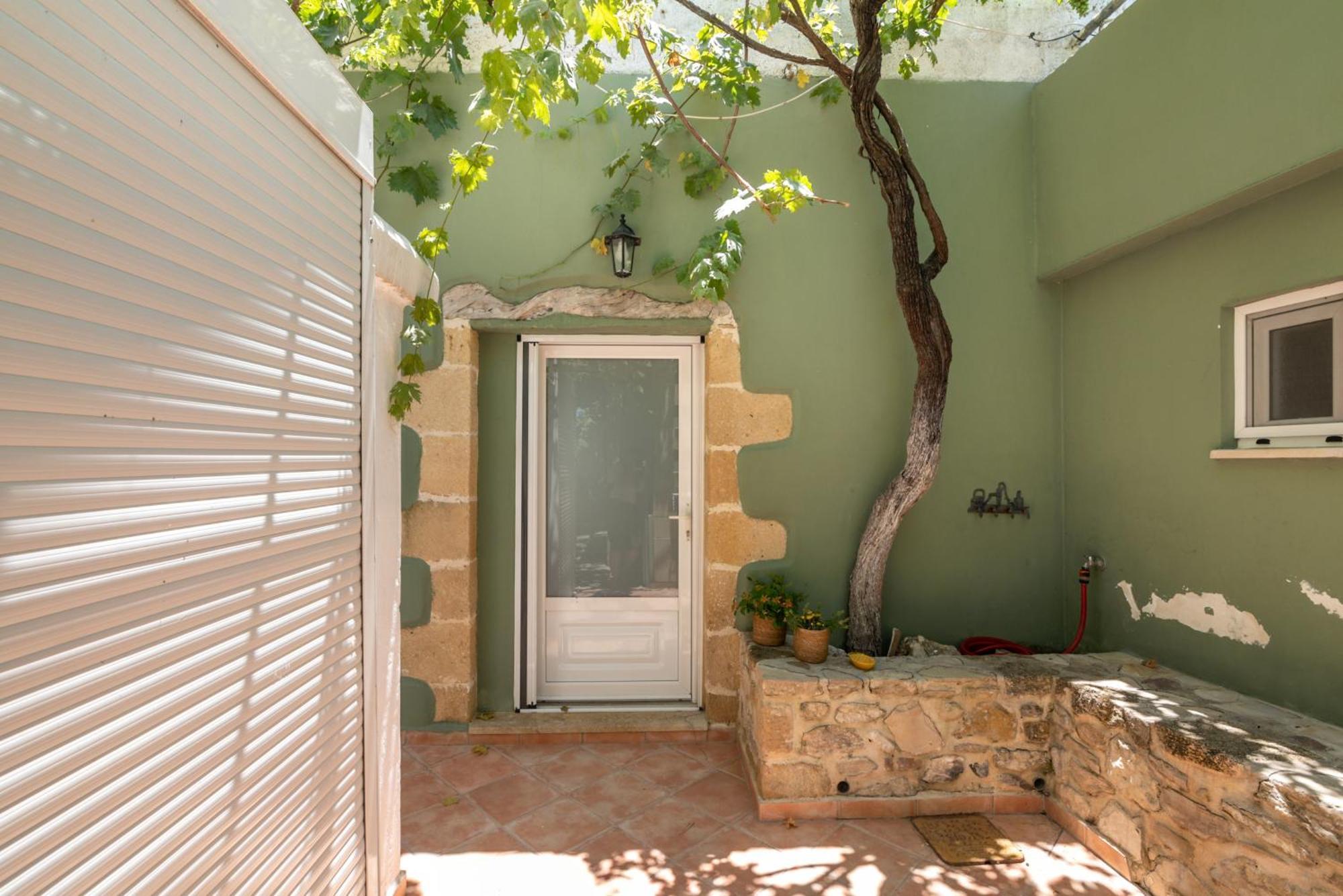 Vila Grandma'S Nest Kíssamos Exteriér fotografie